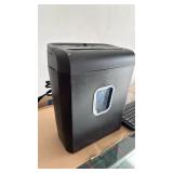 Pen+Gear paper shredder 14x11 and Onn keyboard