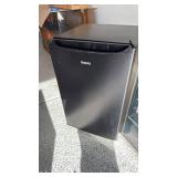 Galant compact mini refrigerator 32.5x20x22.5