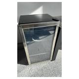 Arctic King beverage cooler model ARV115XAST 32.5x19x17.5
