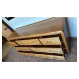 Broyhill 7 drawer dresser 30x64x16.5 great condition matches lot 912 and 914