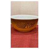 Vintage Pyrex bowl