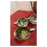 Vintage Universal electric percolator with service pieces