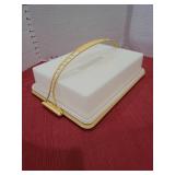 Tupperware sheet cake carrier.