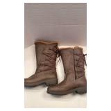 Womens boots, black 7 and brown 8