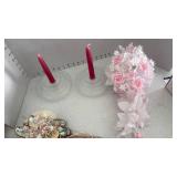 Shell decor, candles and bouquet