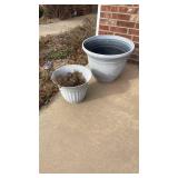 Plastic flower pots lg 21.5
