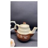 Floral Patterned Tea Pots (Approximately 2 Cup and 1 Cup) Sculpted Daffodil Decoration Cup and Saucer