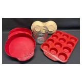 Pampered Chef (New) Anchor Hocking 4 cup measure with spout and Silicone Bakeware.