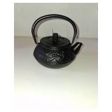 Vintage Tea Kettle Cast Iron, 10oz/300ml Japanese Cast Iron Tea Pot Small Kung Fu Teapot with Infuser for Stovetop Safe, Black