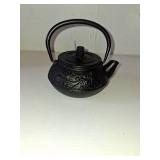 Vintage Tea Kettle Cast Iron, 10oz/300ml Japanese Cast Iron Tea Pot Small Kung Fu Teapot with Infuser for Stovetop Safe, Black