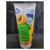 St. Ives Fresh Skin Apricot Face Scrub, Deep Exfoliator Skin Care for Clean, Glowing Skin, Oil-free Facial Scrub Made with 100% Natural Exfoliants, 6 oz