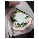 Potchen 6 Pcs Christmas Salad Plates Set 8 Green Leaf Wreath Christmas Ceramic Dessert Appetizer Dinner Snacks Plates Decorative Winter Holiday Tableware Gift for Party Table Kitchen Decorations