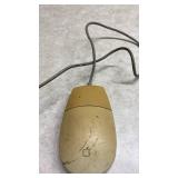 2 Apple Desktop Bus Mouse G5431