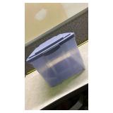 Rubbermaid Storage Container