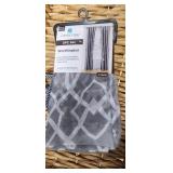 Comfort Bay Worthington 5PC Curtain Set - Retail: $25