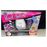 Nee, Nail Salon Kit with Dryer and Polish Set