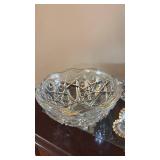 (1) Early American Pattern Glass relish dish in the \"The States\" pattern, also known as \"Cane & Star Medallion(1) Early American Pressed Glass (EAPG) relish dish likely produced by the McKee Glass(