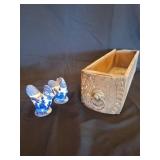 Blue and White Willow Pattern Rooster Figurines with Wooden Box