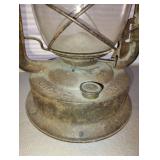 VINTAGE Dietz No. 2 D-Lite KEROSENE LANTERN