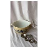 Vintage Pyrex and Aluminum Measuring Spoons