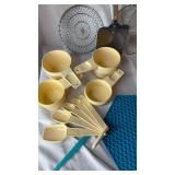 Vintage Tupperware Measuring Cups and Spoons