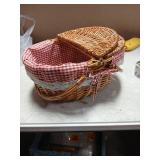 GRANNY SAYS Picnic Basket, Wicker Basket with Lid, Woven Cute Basket with Handle, Storage Basket with Washable Lining & Dual-Flid Lid, Natural Willow Picnic Hamper, Red Lining