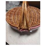 GRANNY SAYS Picnic Basket, Wicker Basket with Lid, Woven Cute Basket with Handle, Storage Basket with Washable Lining & Dual-Flid Lid, Natural Willow Picnic Hamper, Red Lining