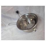 Stainless Steel Food Mill with Crank Handle