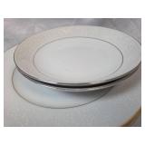 White Porcelain Dinner Plates with Gold Trim