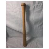 Short wooden club / bat