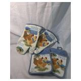 Essential Home Country Chicken Oven Mitts Set