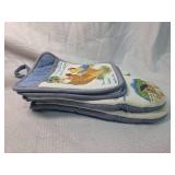 Essential Home Country Chicken Oven Mitts Set