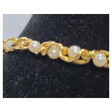 Beautiful Pearl and Gold Toned Twist Chain Necklace