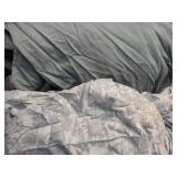 4 piece Hotel Style brand, King Size Paisley & Teal Sheets. 2 fitted sheets and 2 top sheets.