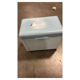 Mini Thermal Cooler Container with Dual Compartments - Retail: $15
