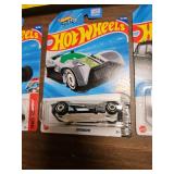 Hot Wheels Collection - Dune It Up, Futurismo, and 