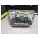 1933 Ford 3W Coupe Muscle Machines Diecast Model
