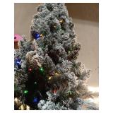 Fraser Hill Farm 6.5` Alaska Flock - Chirstmas Tree - Retail: $350