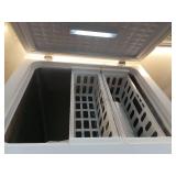 Vissani 5.0 cu. ft. Manual Defrost Chest Freezer with LED Light HMCF5W5 (See Pics)- Retail: $219