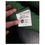 Mellanni California King Size Flat Sheet - Iconic Collection Bedding - Hotel Luxury, Extra Soft, Cooling - Wrinkle, Fade, Stain Resistant - 1 Flat Sheet Only (Cal King, Emerald Green)