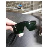 FreeMascot IPL 200nm-2000nm Laser Safety Glasses for Laser Hair Removal Treatment and Laser Cosmetology Operator Eye Protection with Case (Green)