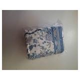 Giwawa 4PCs Chinoiserie Placemats Blue White Floral Birds Decorative Linen Table Mat 12"x18" Oriental Style Classic Flowers Heat Resistant Washable Place Mats for Kitchen Dining Party