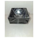 Tioncy 30 Pcs Square Plastic Serving Bowls, Medium Salad Fluted Plastic 35 oz Disposable Serving Bowls Containers for Parties, Snack, Buffet, Chips(Black,Classic)