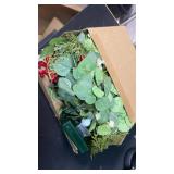 CENMORISE 6FT Cedar Garland Christmas with Pinecone Red Berry,Eucalyptus Garland Battery Operated with Timer,Prelit Garlands for Mantle Winter Holiday Fireplace Stair