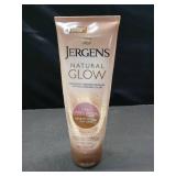 Jergens Natural Glow Self Tanner Body Lotion, Sunless Tanning, Medium to Deep Skin Tone, Daily Moisturizer with Coconut Oil, Vitamin E and Antioxidants, 7.5 Oz