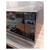 LG - 2.0 Cu. Ft. Countertop Microwave with Sensor Cooking and Smart Inverter - Stainless Steel - Retail: $249