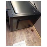 21 in. 1.1 cu. ft. 1000-Watt Countertop Microwave Oven in Fingerprint Resistant Stainless Steel and Bar handle - Retail: $109