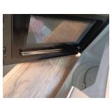 21 in. 1.1 cu. ft. 1000-Watt Countertop Microwave Oven in Fingerprint Resistant Stainless Steel and Bar handle - Retail: $109