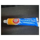 ARM & HAMMER Advance White Toothpaste, Teeth Whitening Baking Soda Toothpaste with Stain Defense Technology and Fluoride, Clean Mint Flavor, 6.0 Oz (4 Pack)