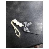 Queekay 24 Pieces Christmas Wood Stocking Name Tags Buffalo Plaid Row Stocking Tags with Rope and Wooden Beads Mini Hanging Chalkboard for Xmas Home(3 x 2 Inch,Black Card White Black Plaid Bow)